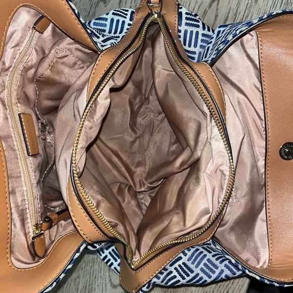 Anne Klein Geometric Logo Tote Bag with Cardholder - Picture 8 of 11